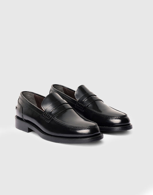 Schwarzer Penny Loafer aus gebürstetem Leder